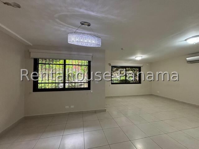 Modern and Spacious House - Exquisita Casa en Embassy Club